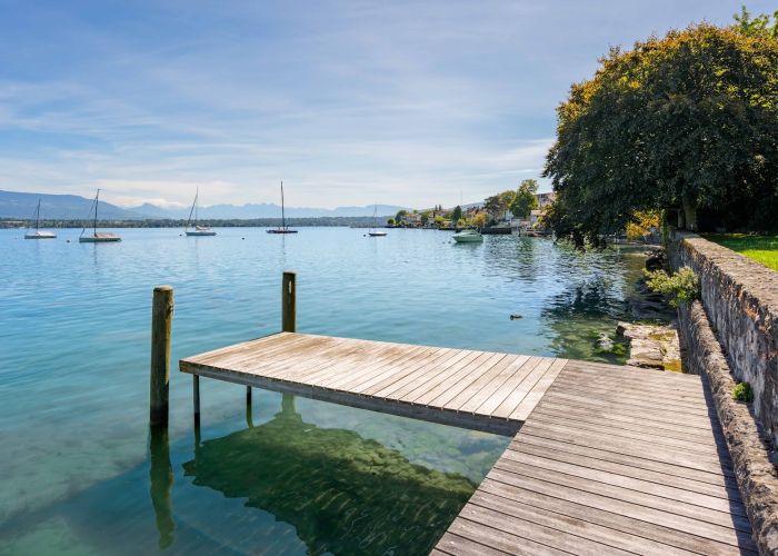 Villa pieds dans l'eau